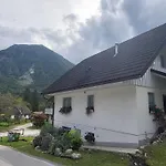 Comfortable With Mountain View - One Bedroom With Mountain View