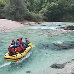 Comfortable With Mountain View - One Bedroom With Mountain View アパート ボヴェツ